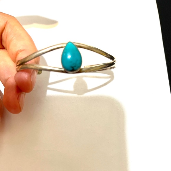 Exquisite Native American Sterling Silver Turquoise Cuff Bracelet - Signed P. Gu - Picture 7 of 10